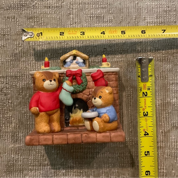 X-Mas-Lucy & Me “Teddy Bears By The Fireplace Porcelain Musical Tune” by Enesco - Picture 3 of 10